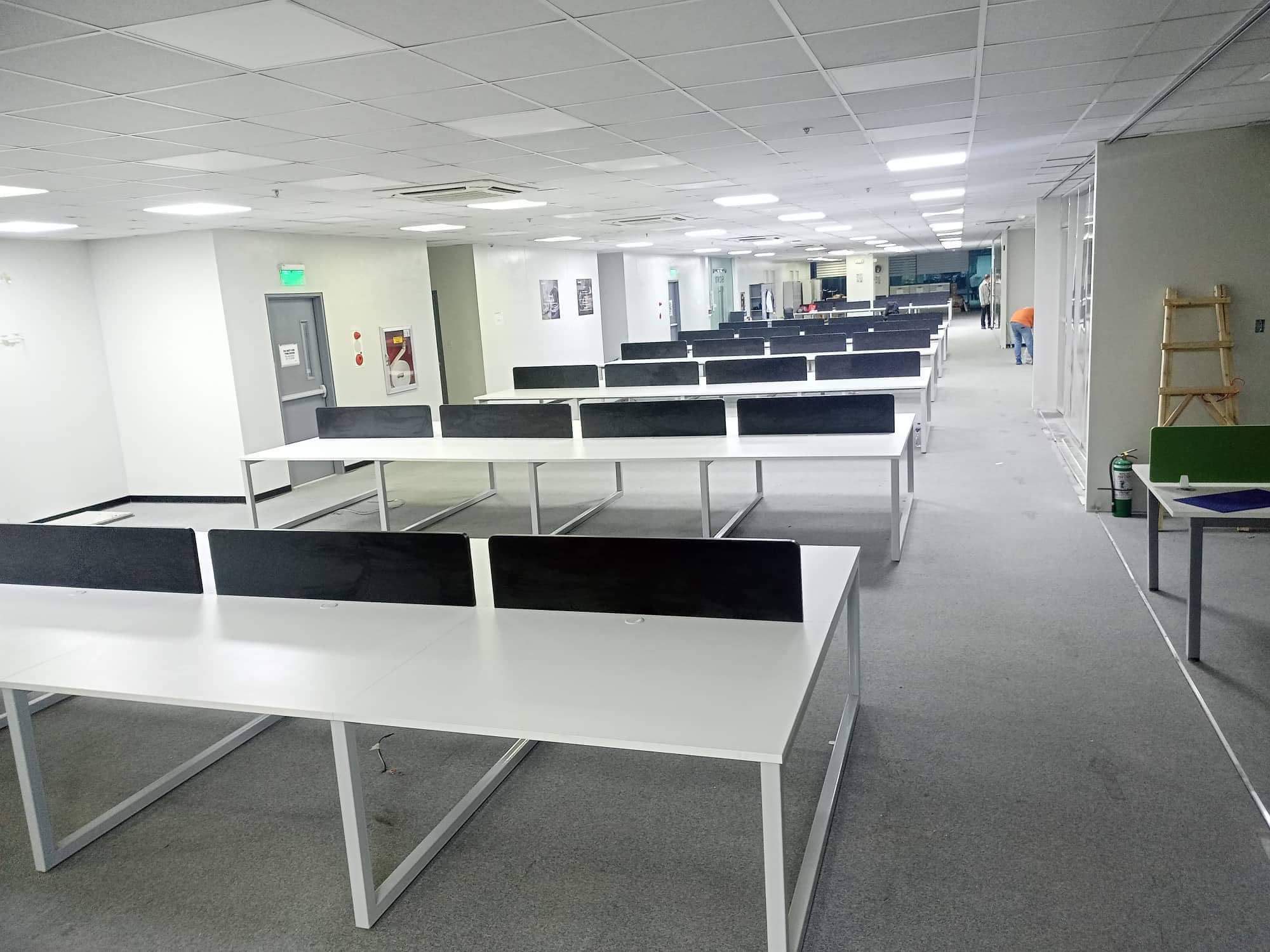A closer look at Eco-Friendly Small Office Furniture Designs