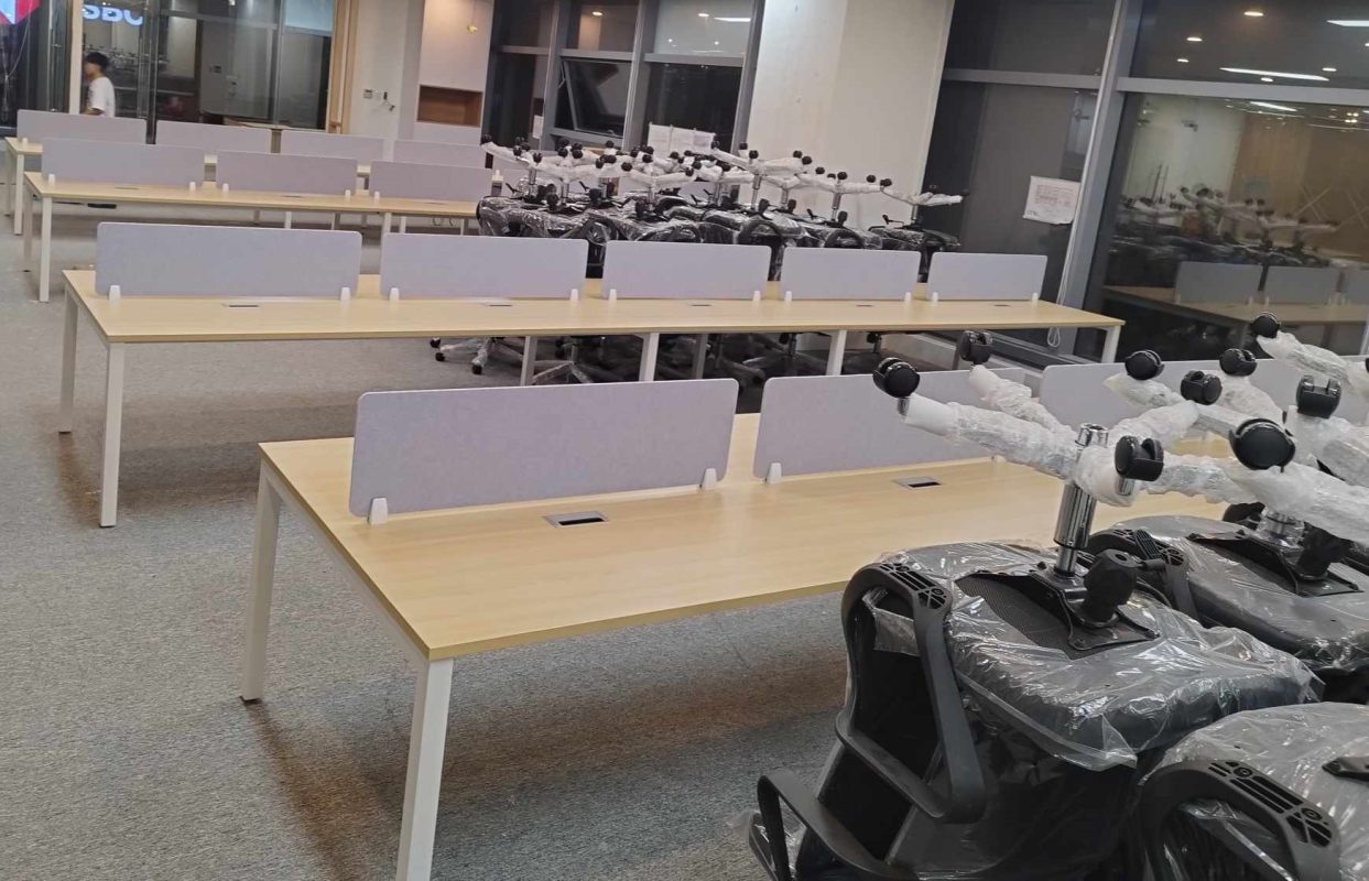 Sample Project Conference Table b 39 scaled.jpg