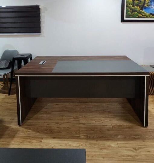 Executive Table Er - 04